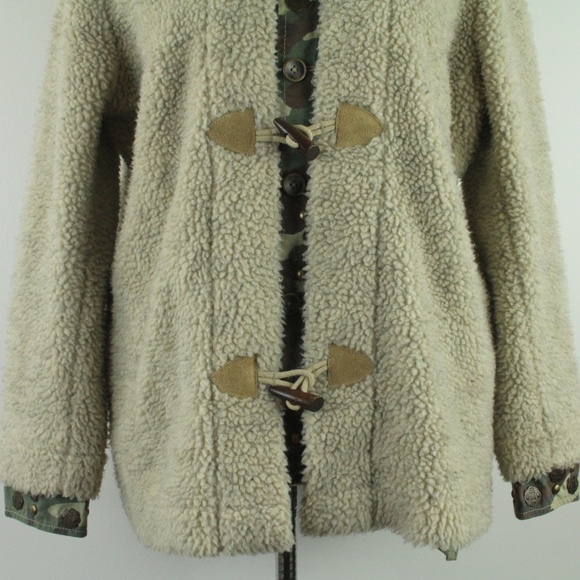Free People Sherpa Jacket Embellished Studs Camo Trim Wood Toggle Button Coat XS - Picture 3 of 7